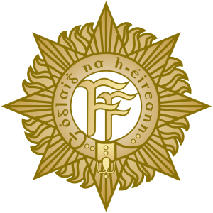 Irish army badge.png